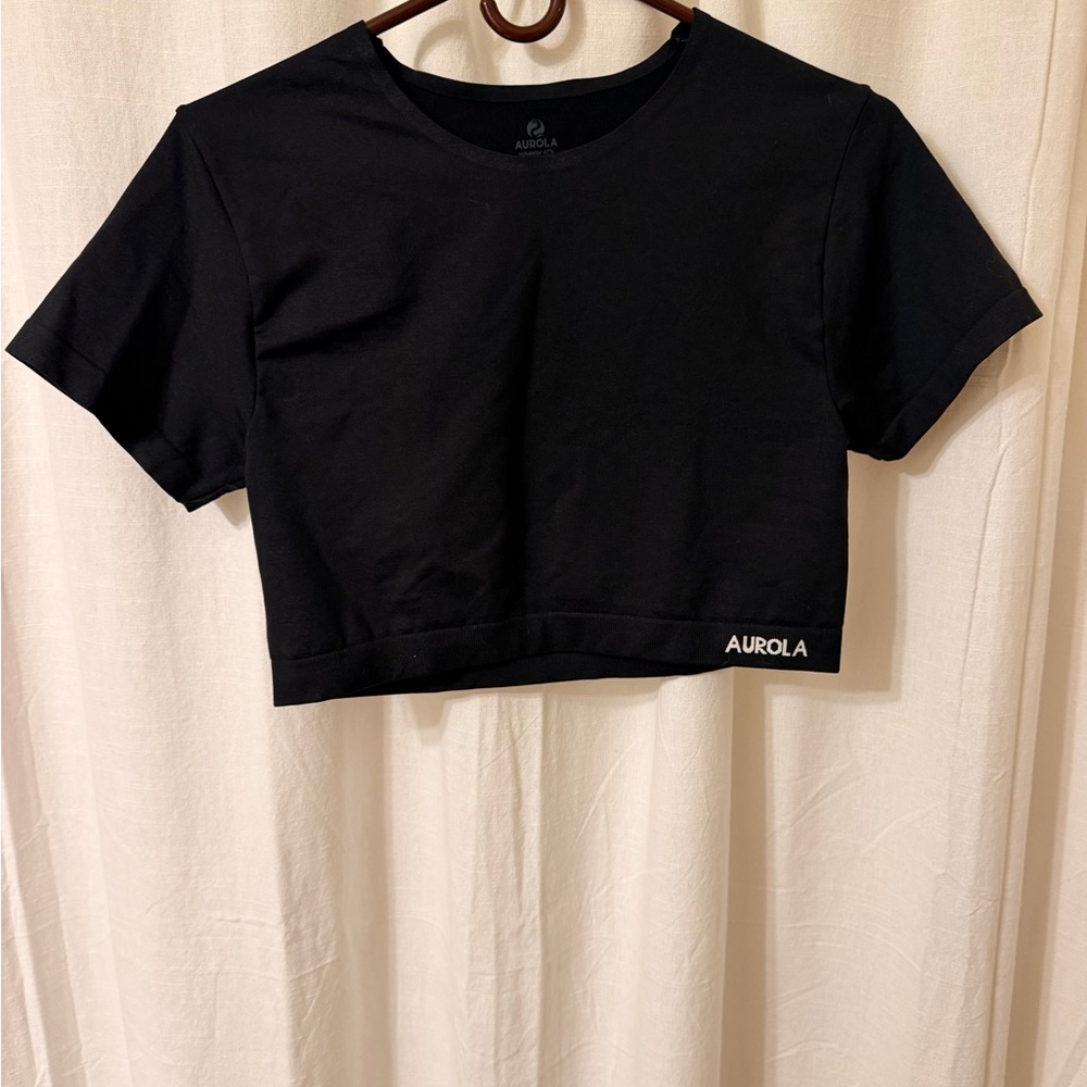 Black workout Cropped Tee - Women's Short Sleeve Crew